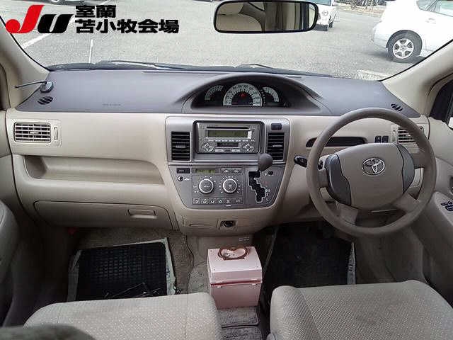 TOYOTA RAUM