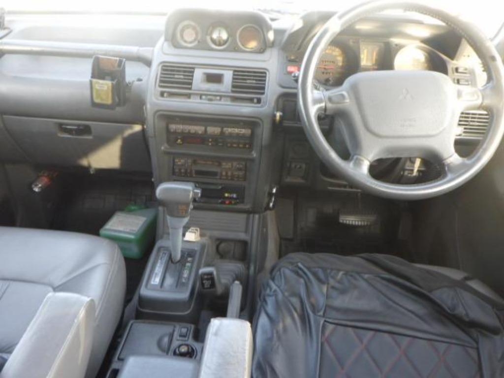 MITSUBISHI PAJERO