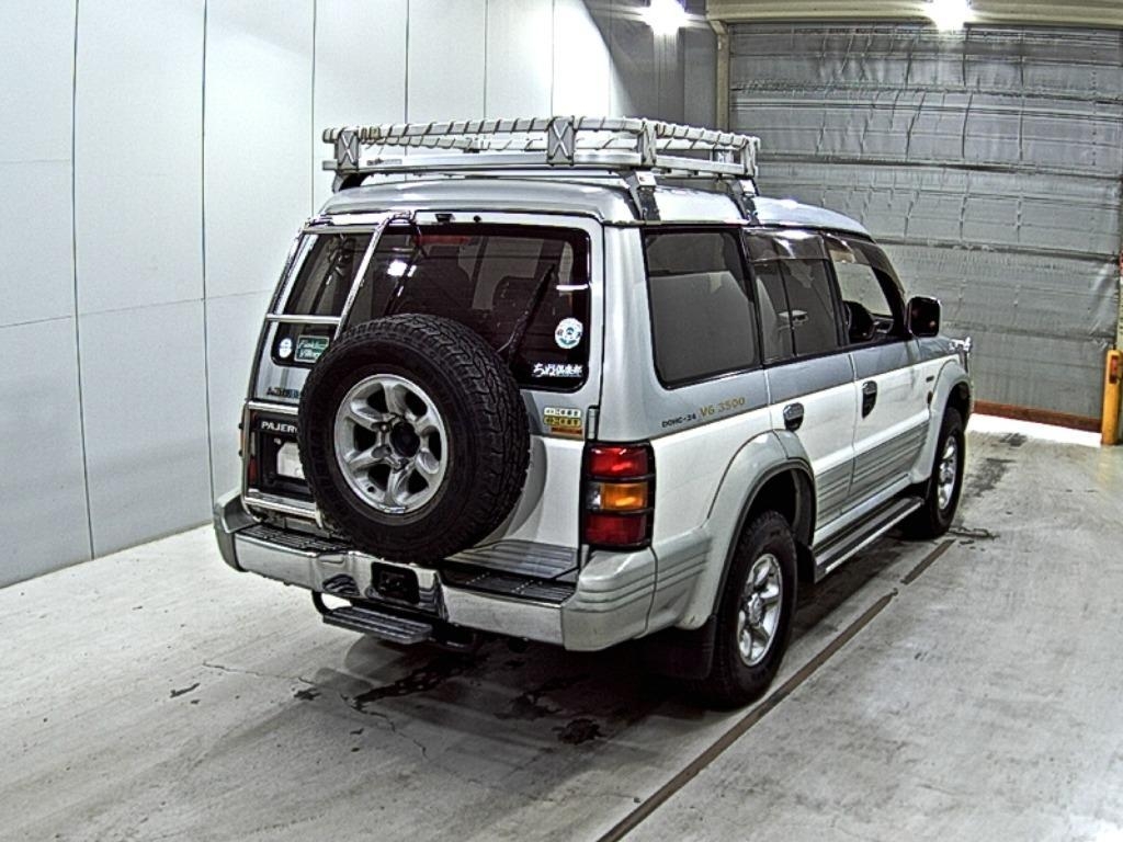 MITSUBISHI PAJERO