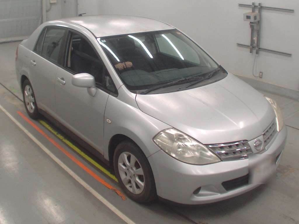 NISSAN TIIDA LATIO