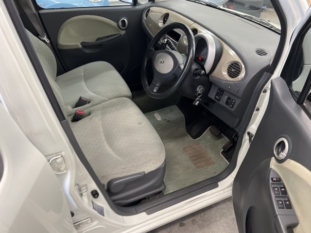 DAIHATSU MOVE LATTE