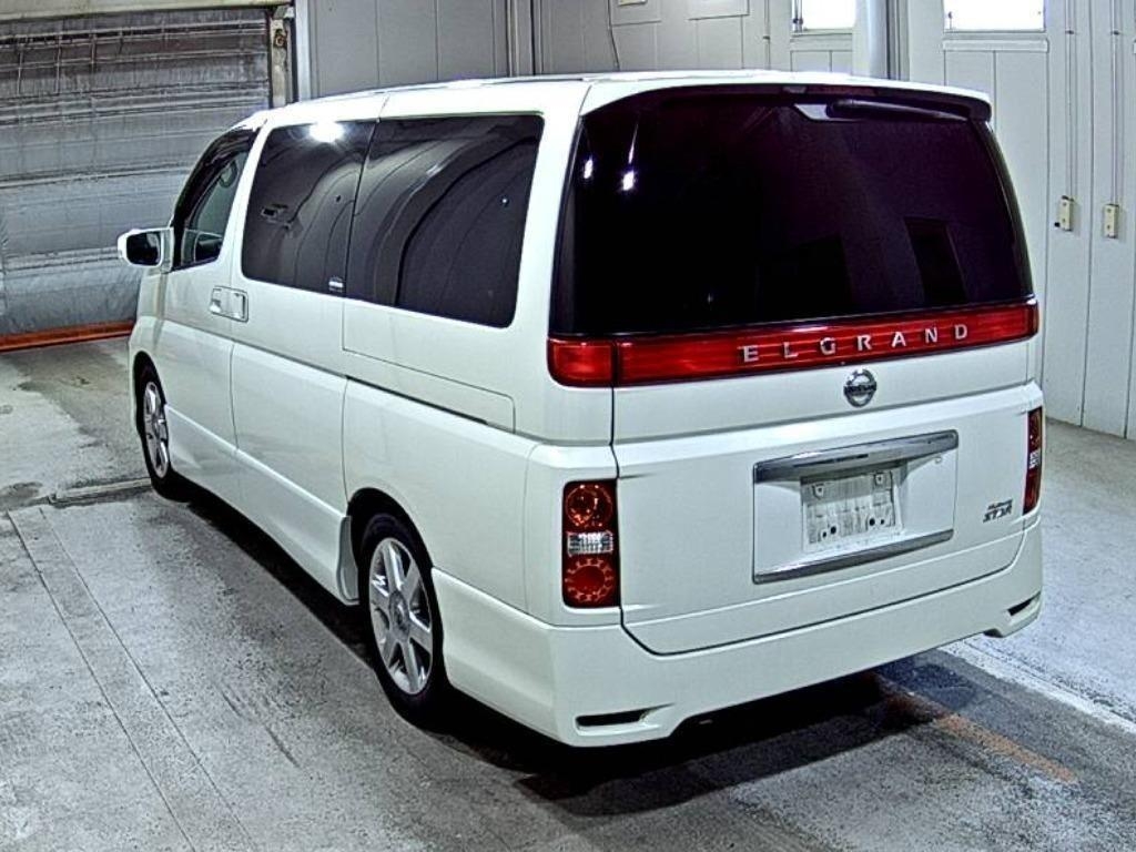 NISSAN ELGRAND