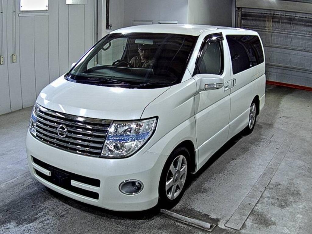 NISSAN ELGRAND
