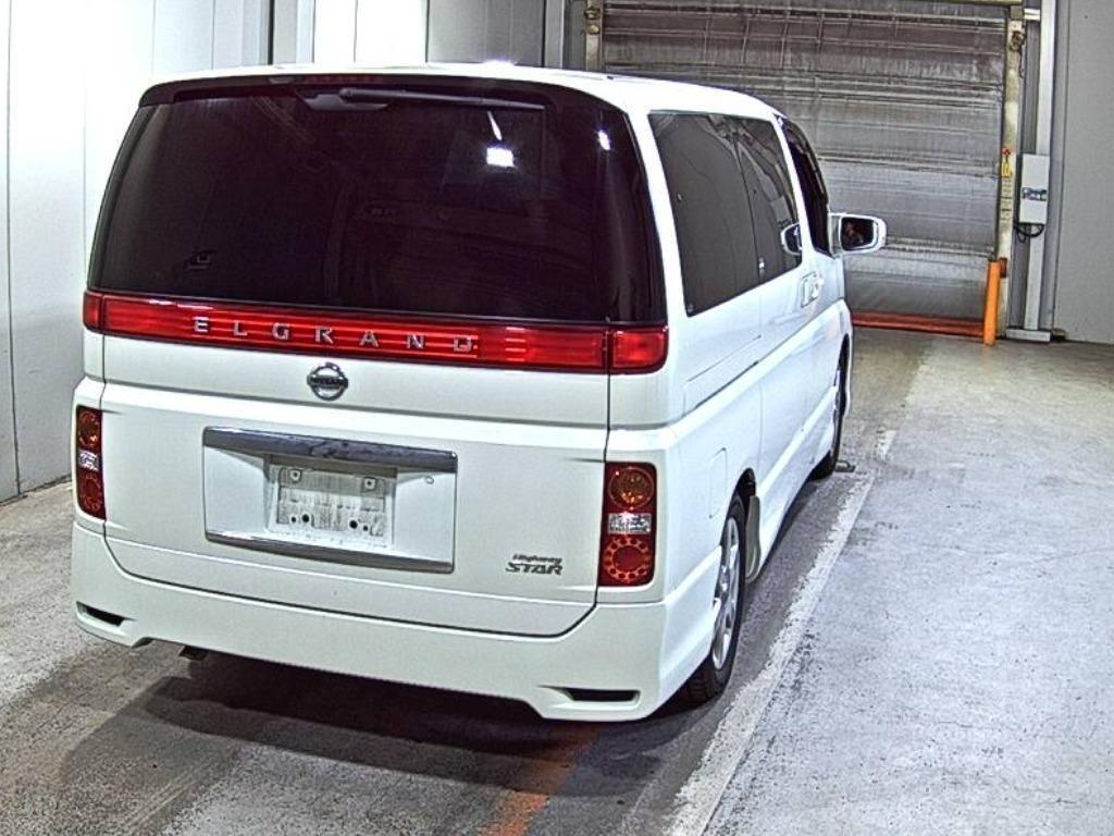 NISSAN ELGRAND
