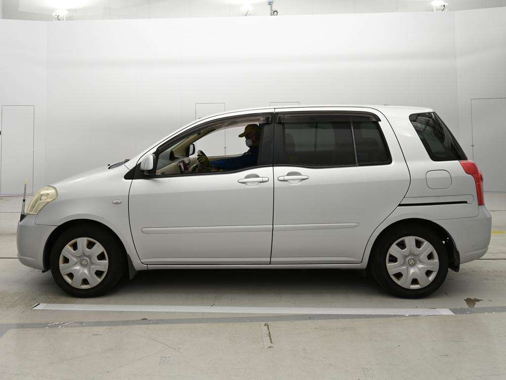 TOYOTA RAUM