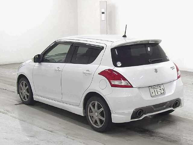 SUZUKI SWIFT