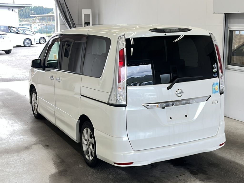 NISSAN SERENA