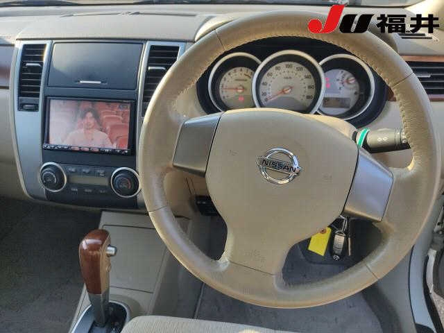 NISSAN TIIDA LATIO