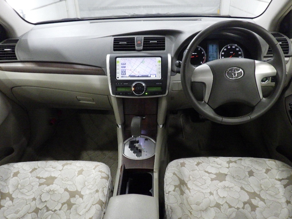 TOYOTA PREMIO