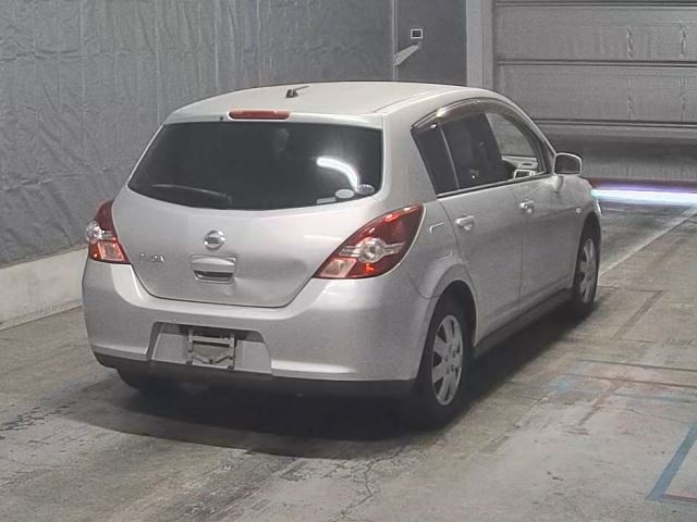 NISSAN TIIDA
