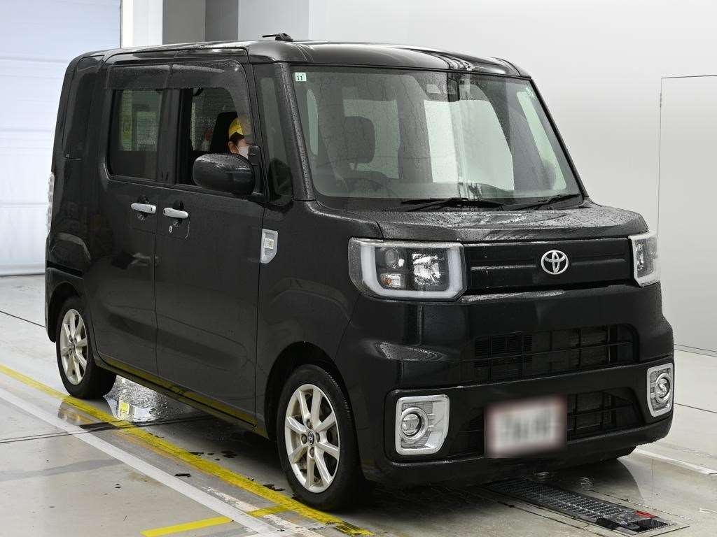 TOYOTA PIXIS MEGA