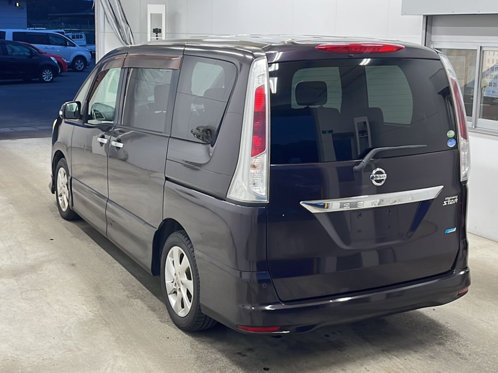 NISSAN SERENA