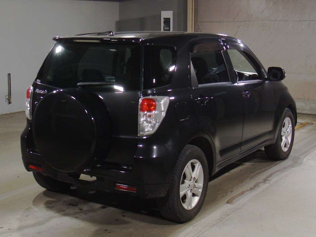 TOYOTA RUSH