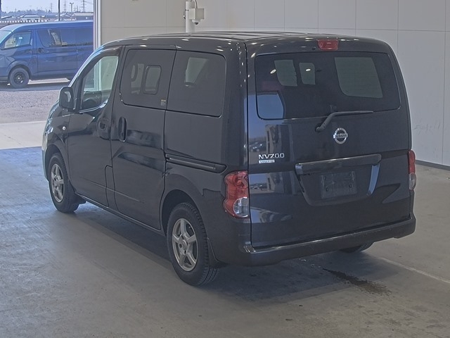 NISSAN NV200