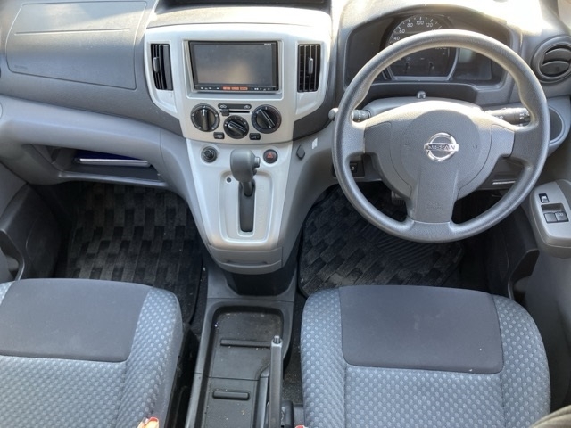 NISSAN NV200