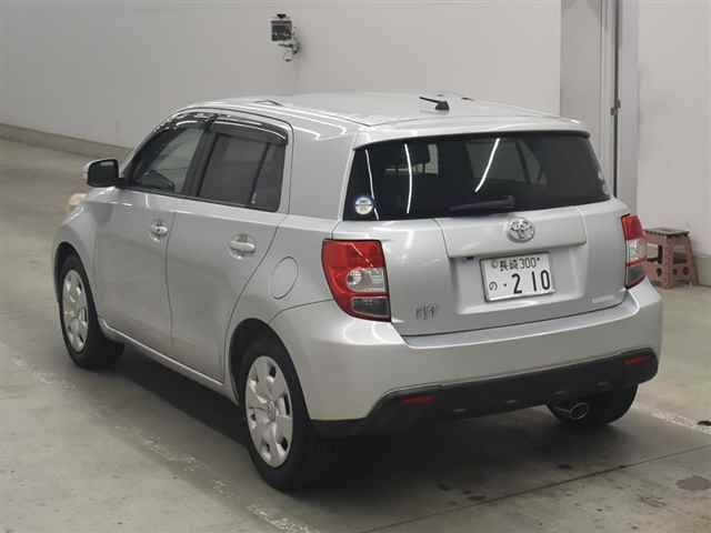 TOYOTA IST