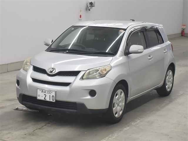TOYOTA IST
