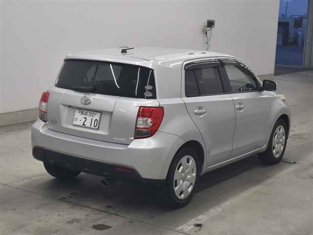 TOYOTA IST