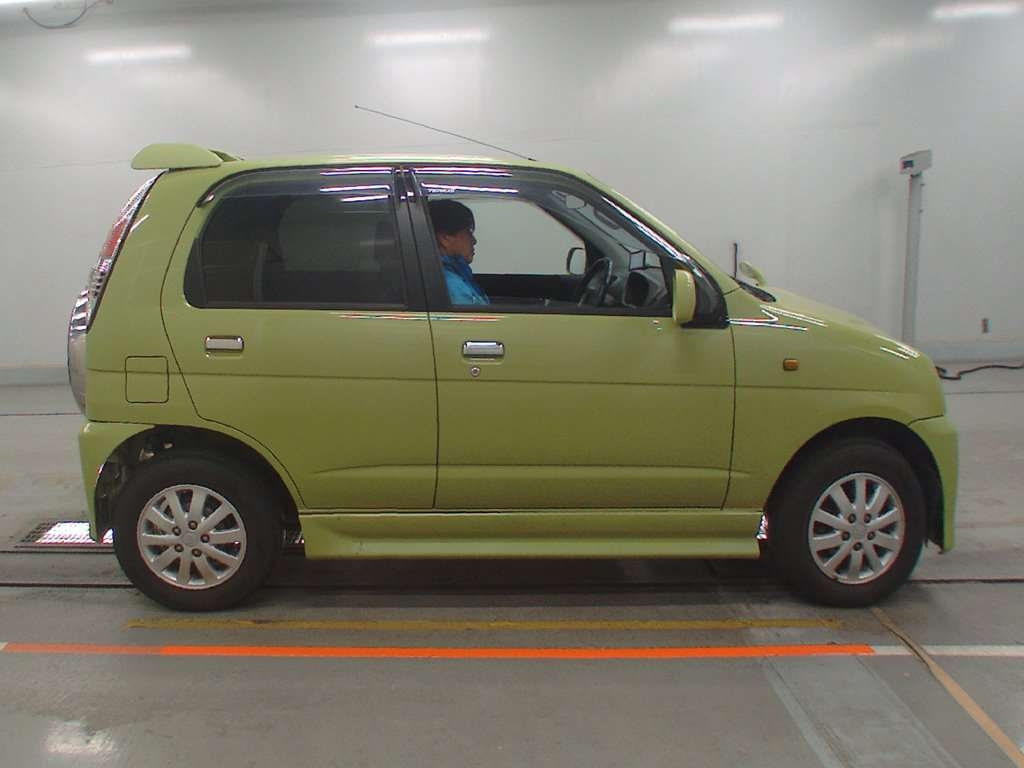 DAIHATSU TERIOS KID