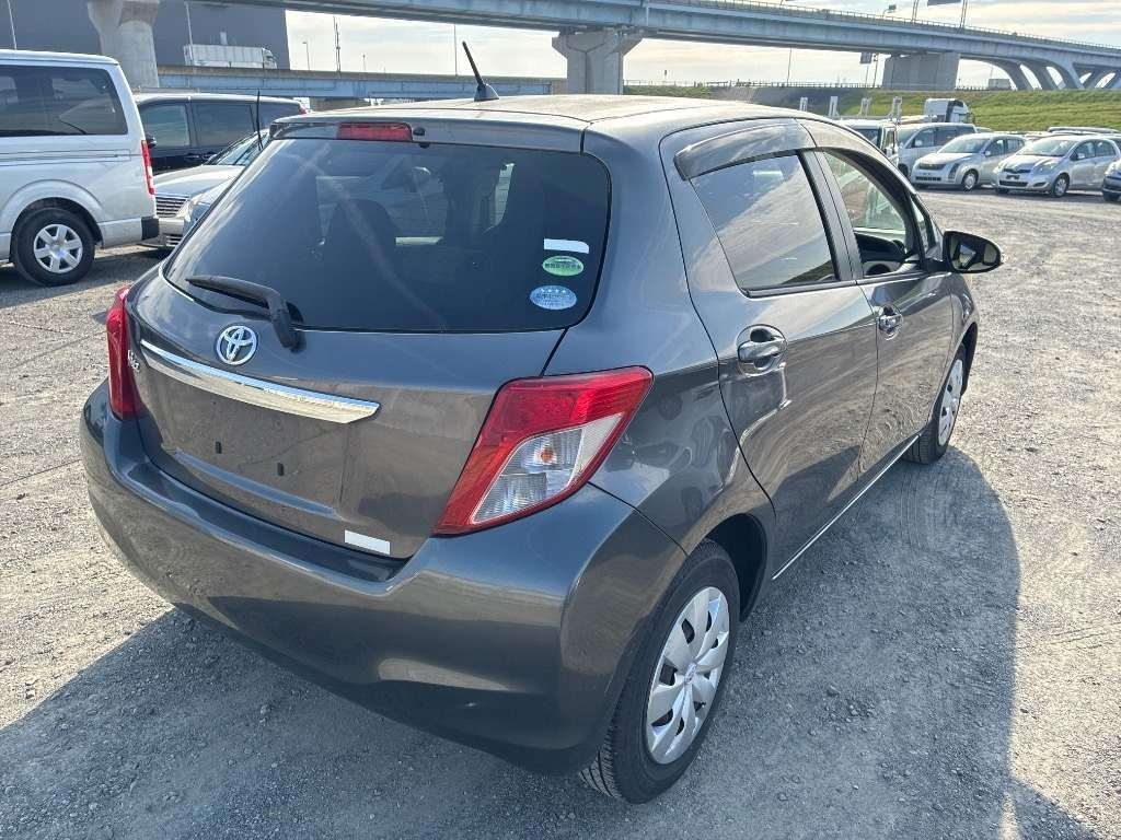 TOYOTA VITZ