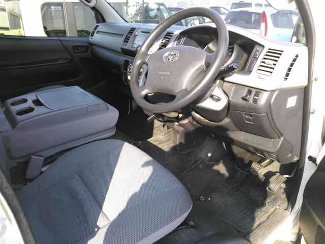 TOYOTA REGIUS ACE