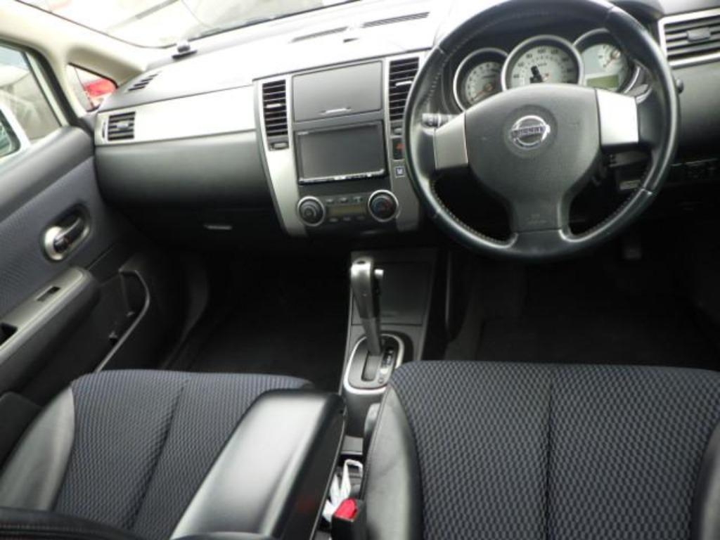 NISSAN TIIDA