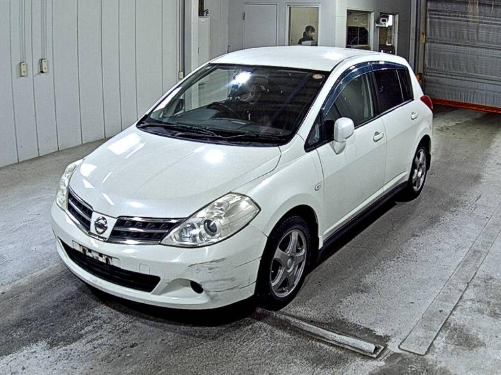 NISSAN TIIDA