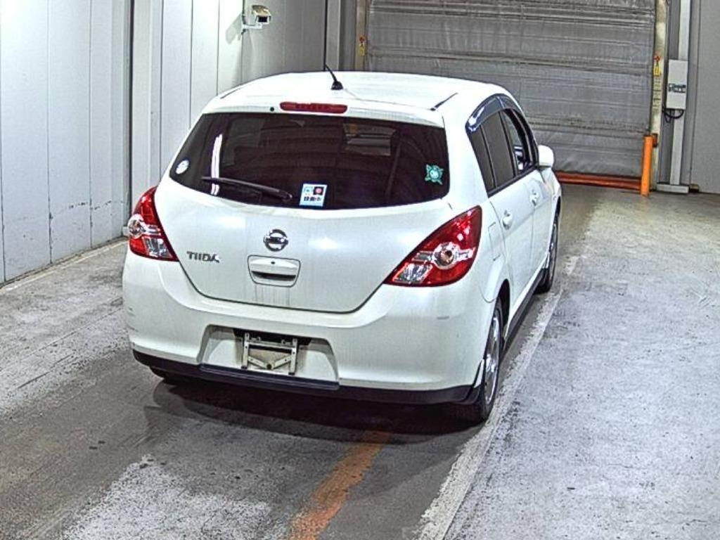 NISSAN TIIDA