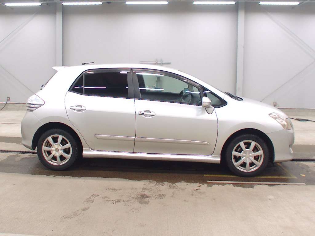 TOYOTA BLADE