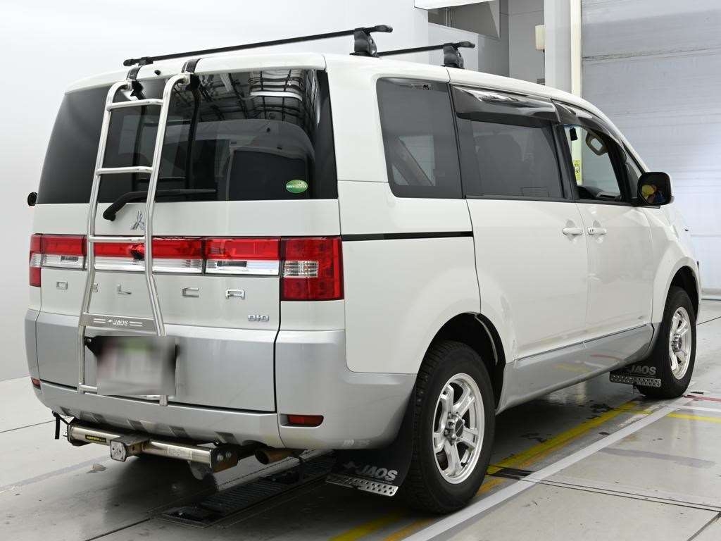 MITSUBISHI DELICA D:5