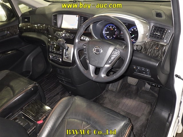 NISSAN ELGRAND