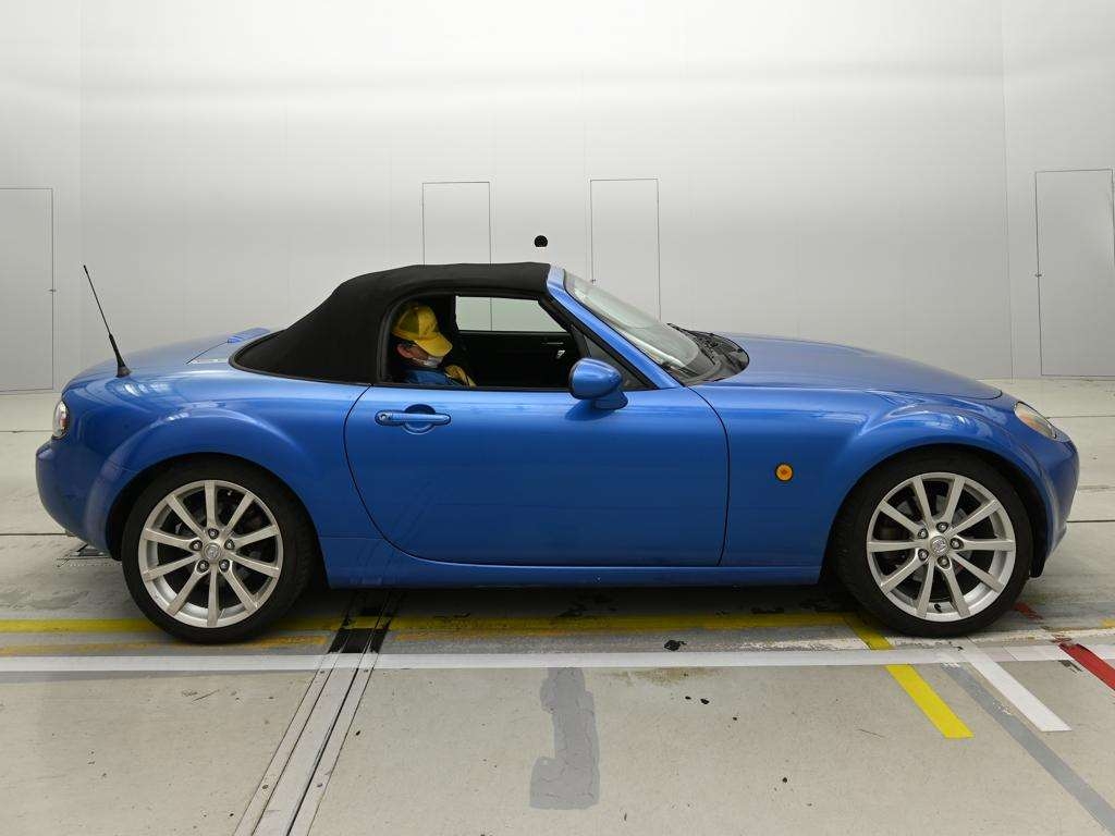 MAZDA ROADSTER