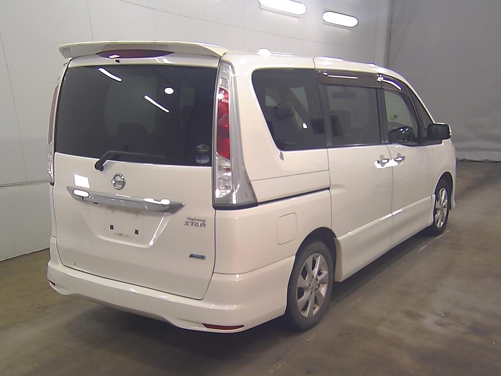 NISSAN SERENA