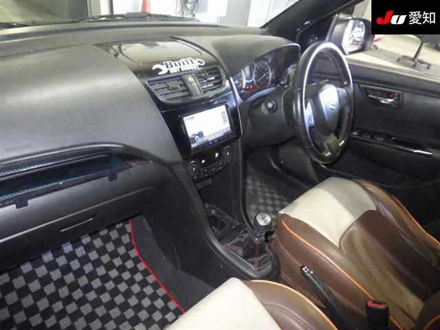 SUZUKI SWIFT