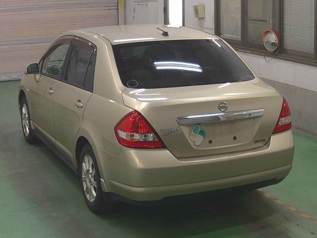 NISSAN TIIDA LATIO