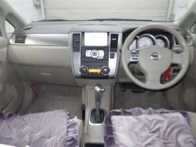 NISSAN TIIDA LATIO