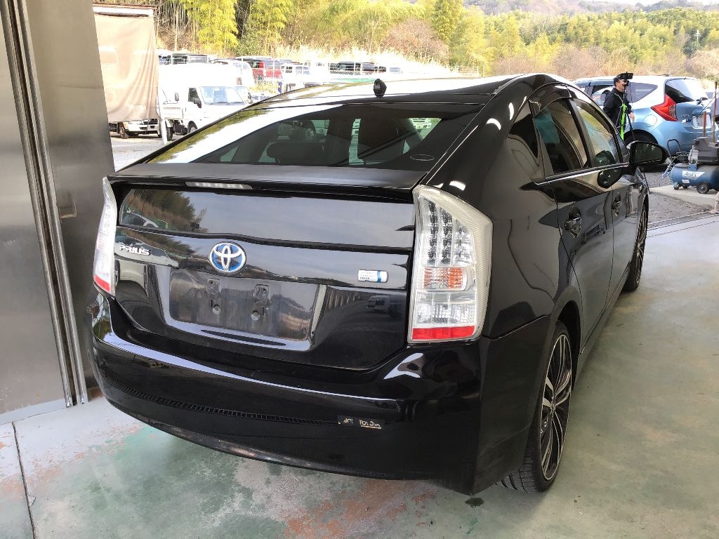 TOYOTA PRIUS