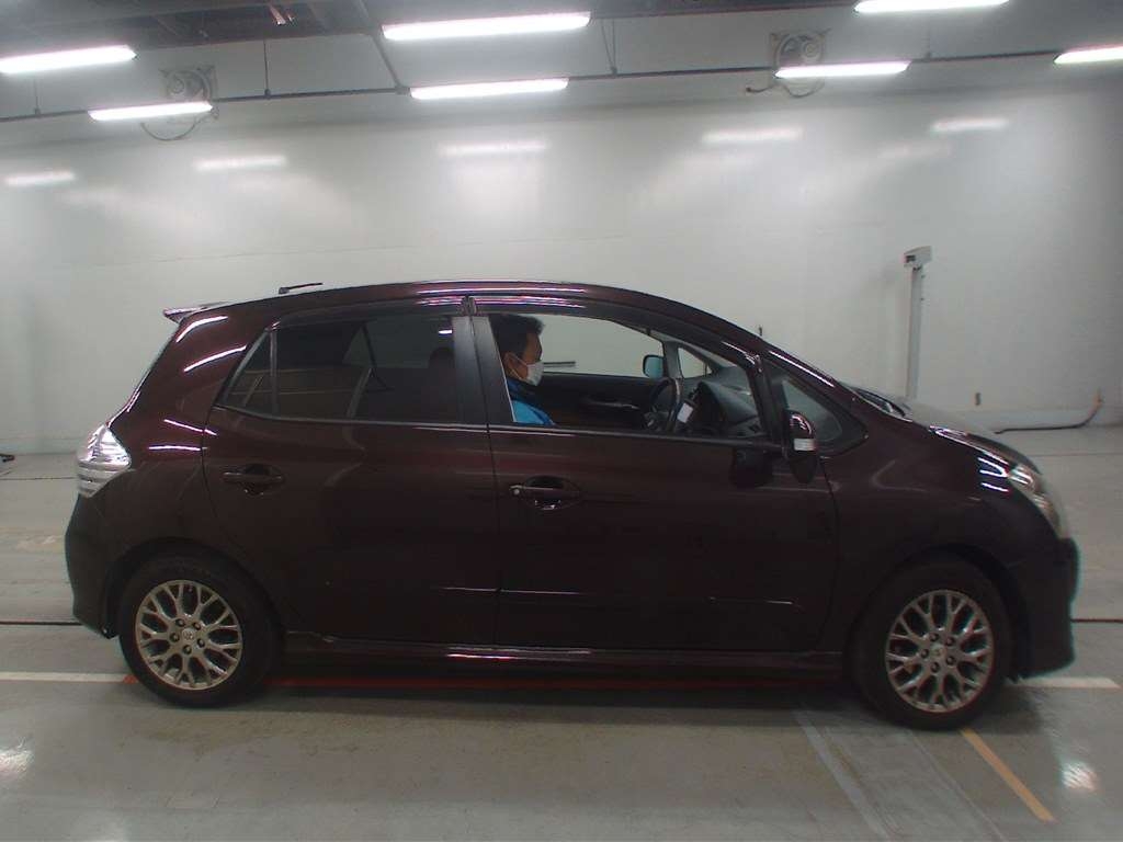 TOYOTA BLADE