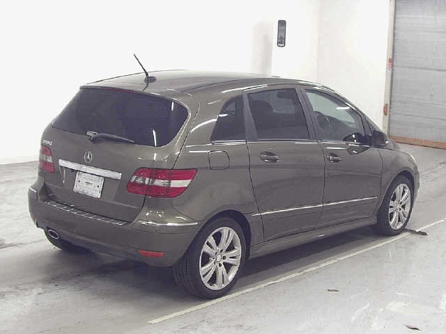 MERCEDES-BENZ B-CLASS