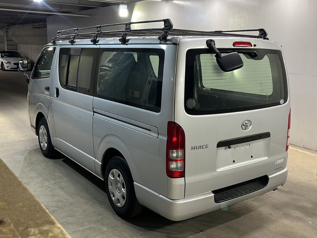 TOYOTA REGIUS ACE