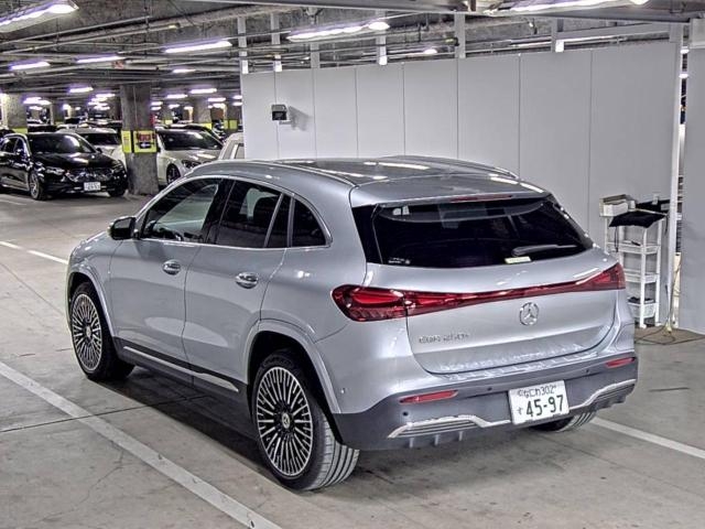 MERCEDES-BENZ EQA