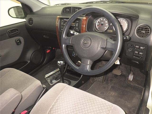 DAIHATSU MIRA AVY