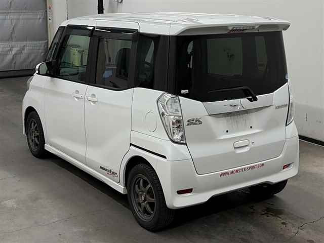 MITSUBISHI EK SPACE