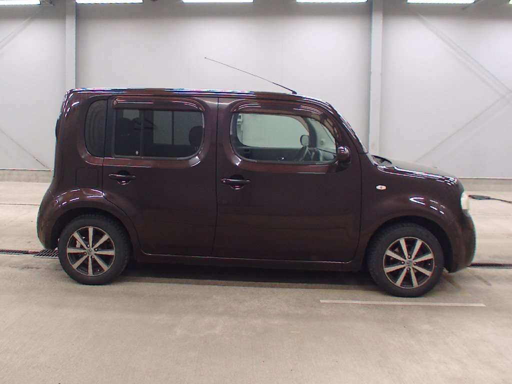 NISSAN CUBE