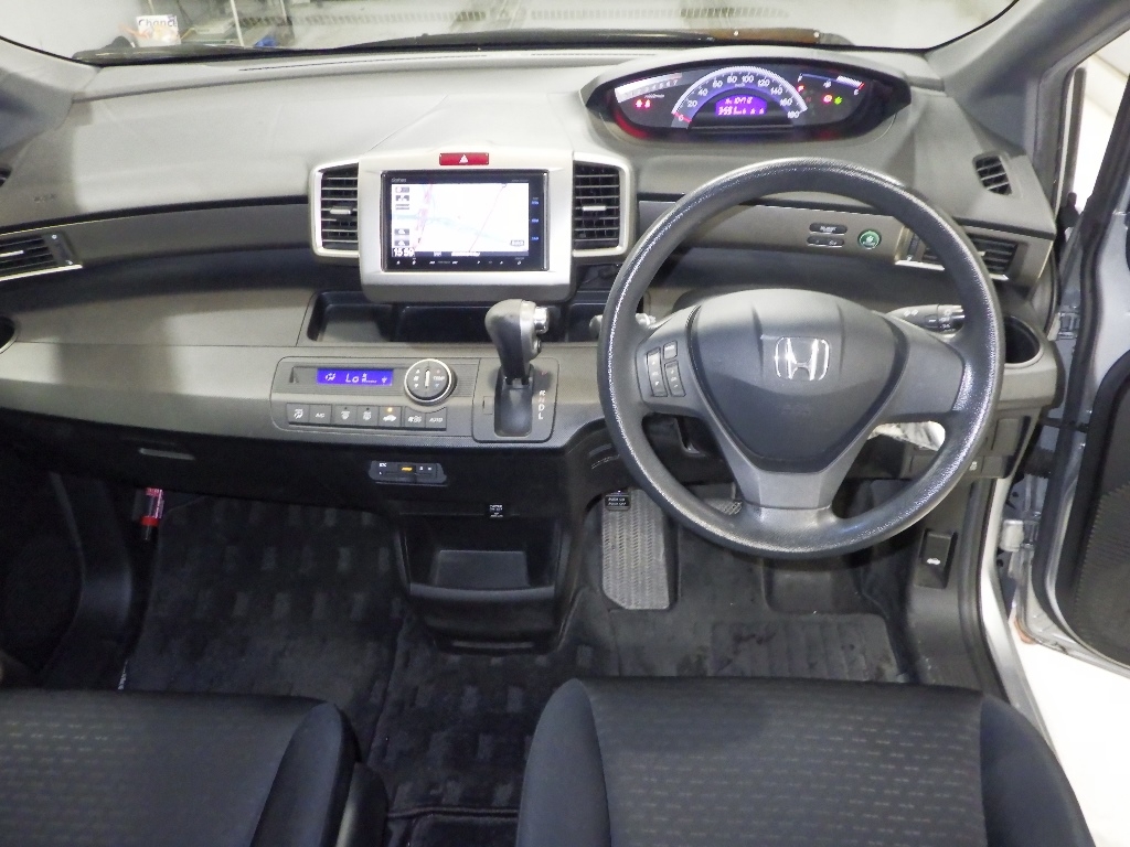 HONDA FREED SPIKE
