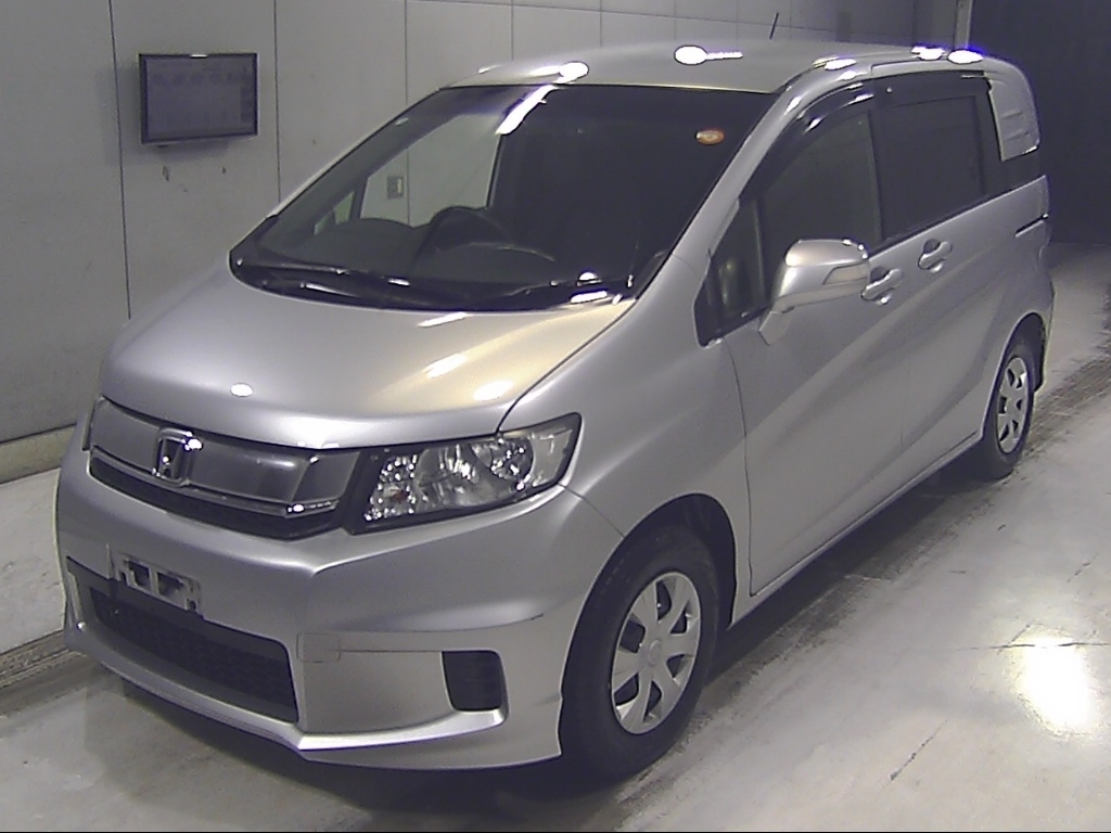 HONDA FREED SPIKE