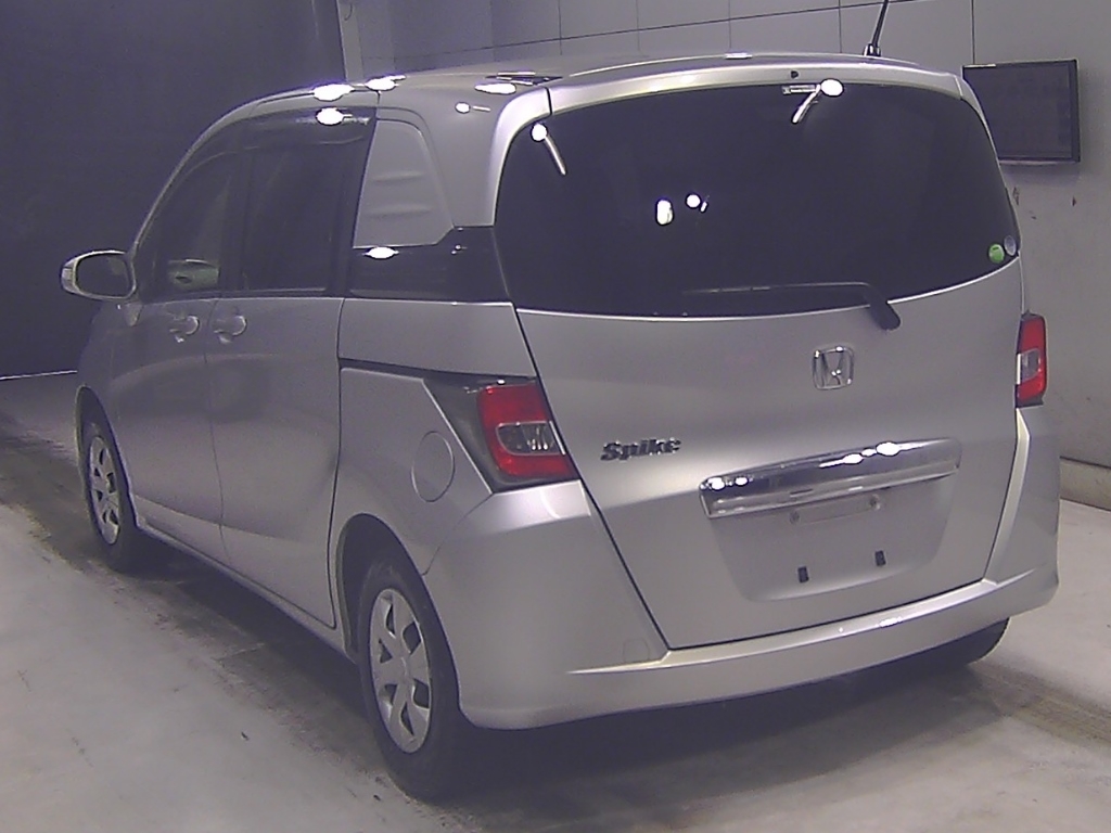 HONDA FREED SPIKE
