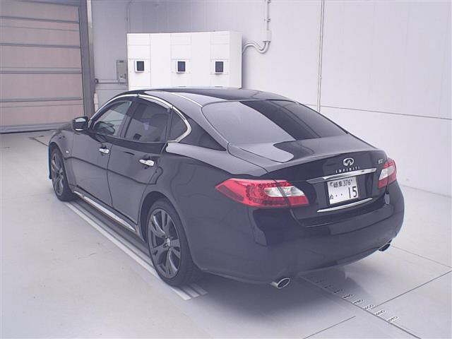 NISSAN FUGA