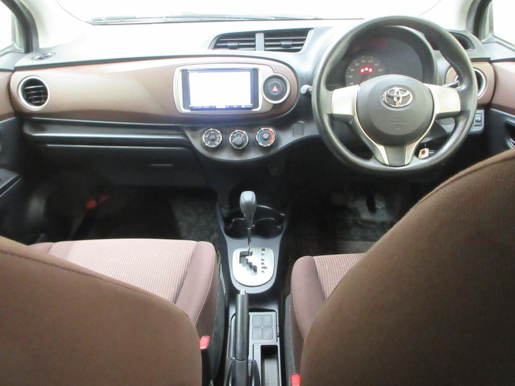 TOYOTA VITZ