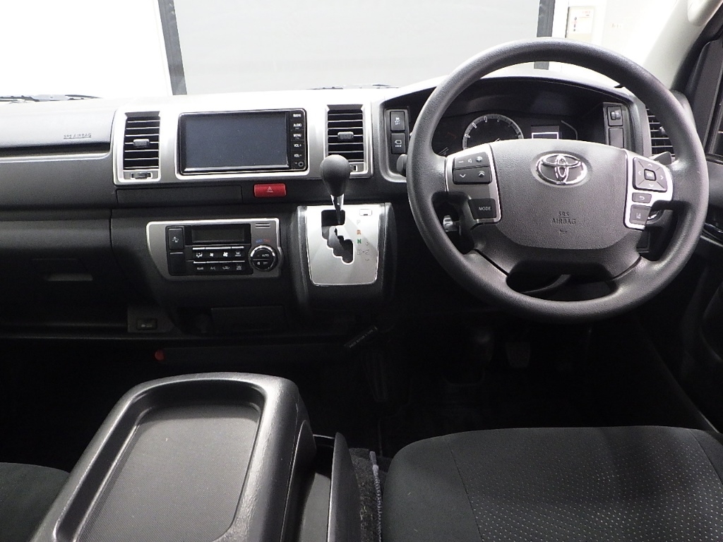 TOYOTA REGIUS ACE